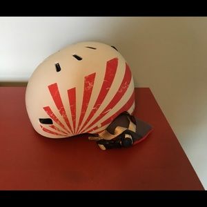 Red TraceGrom Snowboard / ski helmet